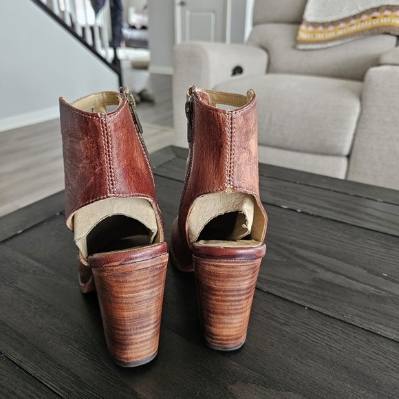 BedStu Occam Sandals In Teak Driftwood - Picture 8 of 9